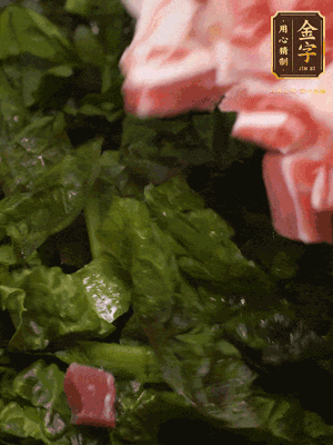 大米淘洗干凈，把食材全部放進去，加適量水?dāng)嚢杈鶆?>
					</div>
					<span>步驟 3/5</span>
					<p>大米淘洗干凈，把食材全部放進去，加適量水?dāng)嚢杈鶆?/p>
				</li><li>
					<div   id=